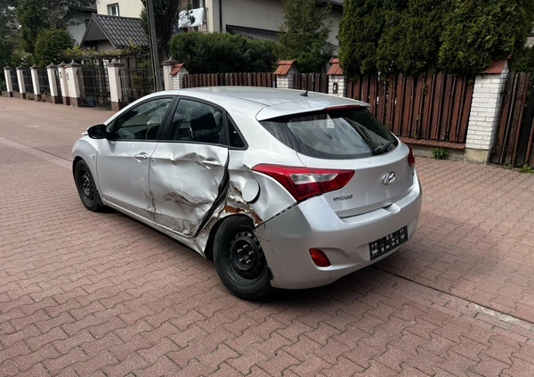 Hyundai I30 cena 7500 przebieg: 341000, rok produkcji 2012 z Oświęcim małe 46